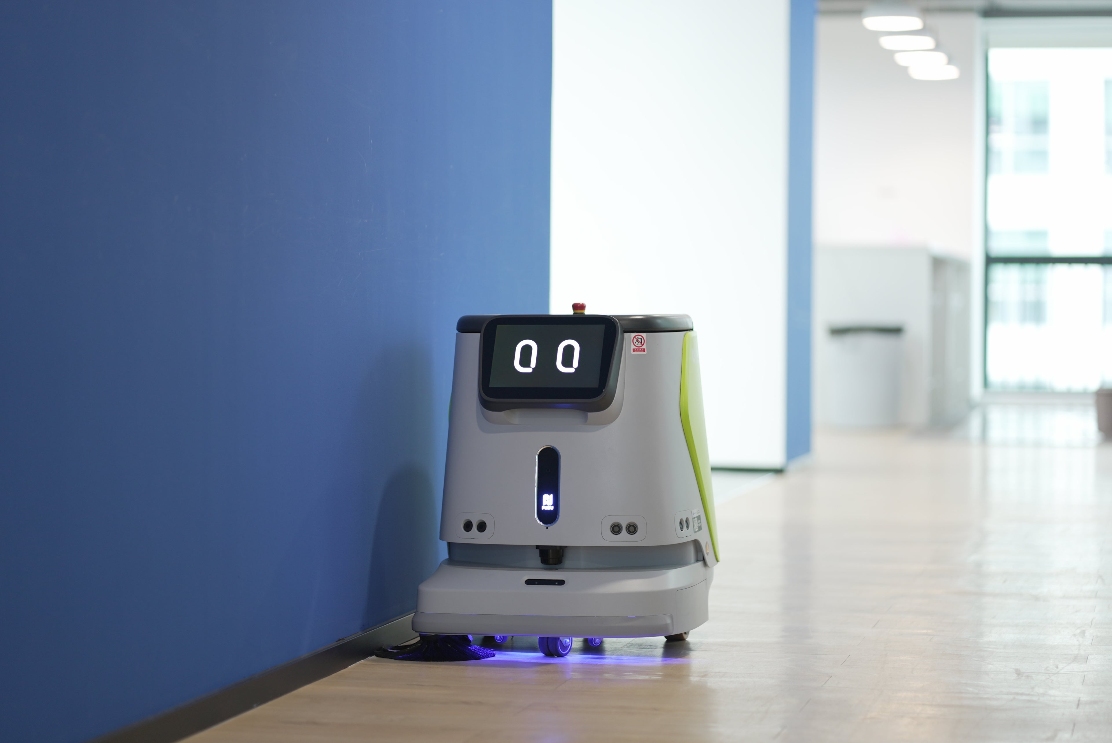 Pudu CC1 – Intelligent 4-in-1 Commercial Cleaning Robot