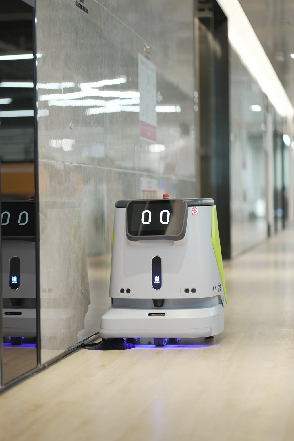 Pudu CC1 – Intelligent 4-in-1 Commercial Cleaning Robot